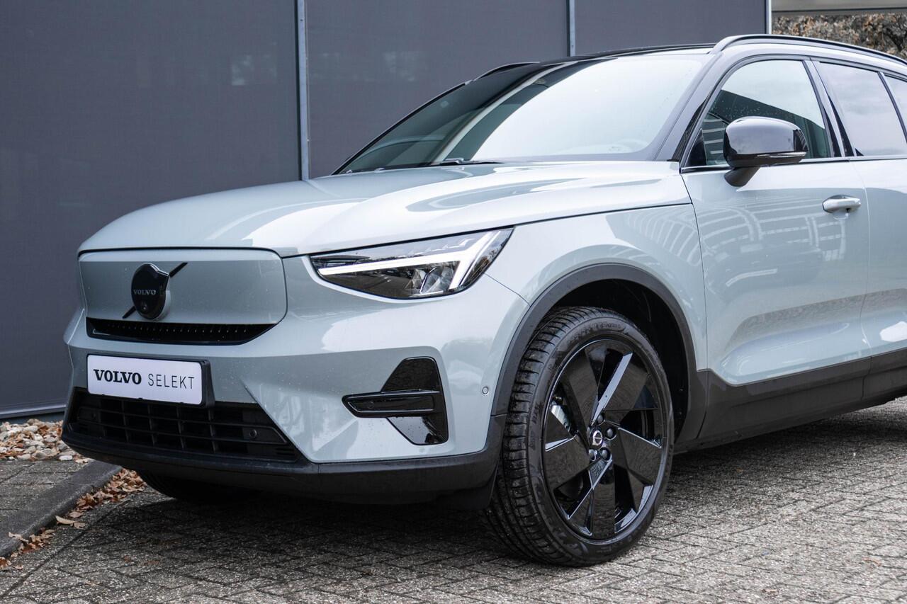 Volvo EX40 Single Motor Extended Range Ultra Black Ed. 82 kWh | Panoramadak | 17% bijtelling | Verwarmbare voorstoelen+stuurwiel | Premium audio by Harman Kardon | Rondom zichtcamera | Warmtepomp | 20 inch Lichtmetalen velgen | Alarmklasse 3