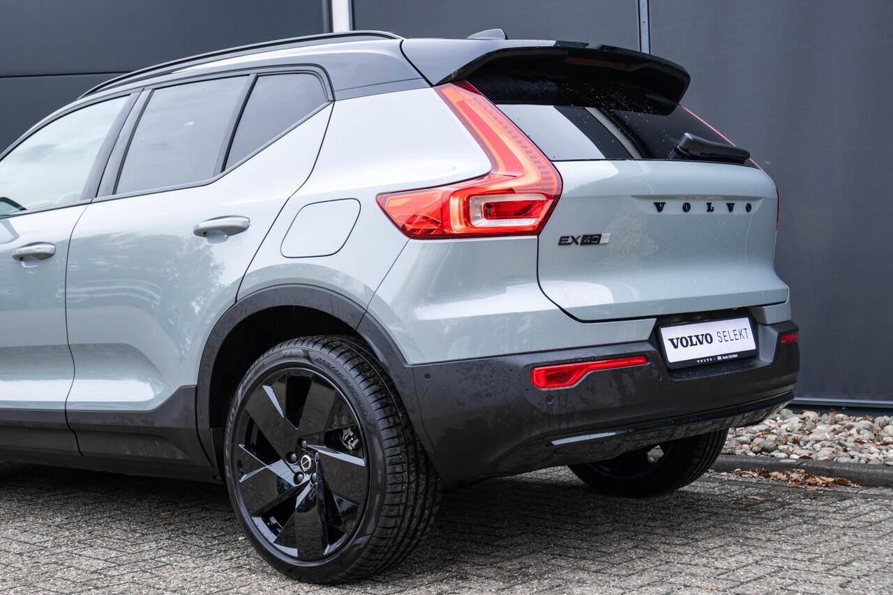 Volvo EX40 Single Motor Extended Range Ultra Black Ed. 82 kWh | Panoramadak | 17% bijtelling | Verwarmbare voorstoelen+stuurwiel | Premium audio by Harman Kardon | Rondom zichtcamera | Warmtepomp | 20 inch Lichtmetalen velgen | Alarmklasse 3