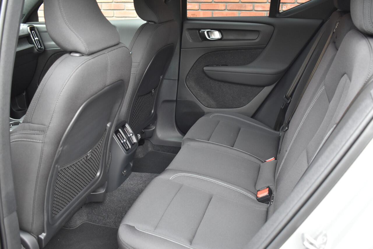 Volvo EX40 Extended Range 252PK Business Edition 82 kWh | Climate Pack | 19 inch velgen | All-season banden | 360 Camera |