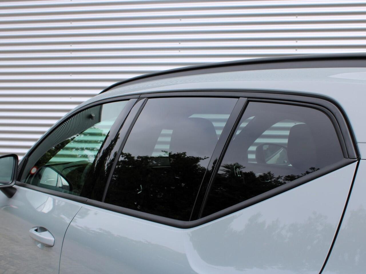 Volvo EX40 Single Motor Extended Range Business Edition Automaat / 360* camera / Privacy Glass / 19" velgen / Driver Awareness