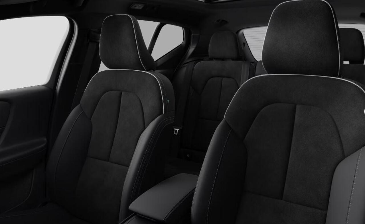 Volvo EX40 252PK Single Motor Extended Range 82 kWh Plus / Lounge pakket / Extra getint glas / Panoramadak / 360 camera / 20''velgen / zwart dak