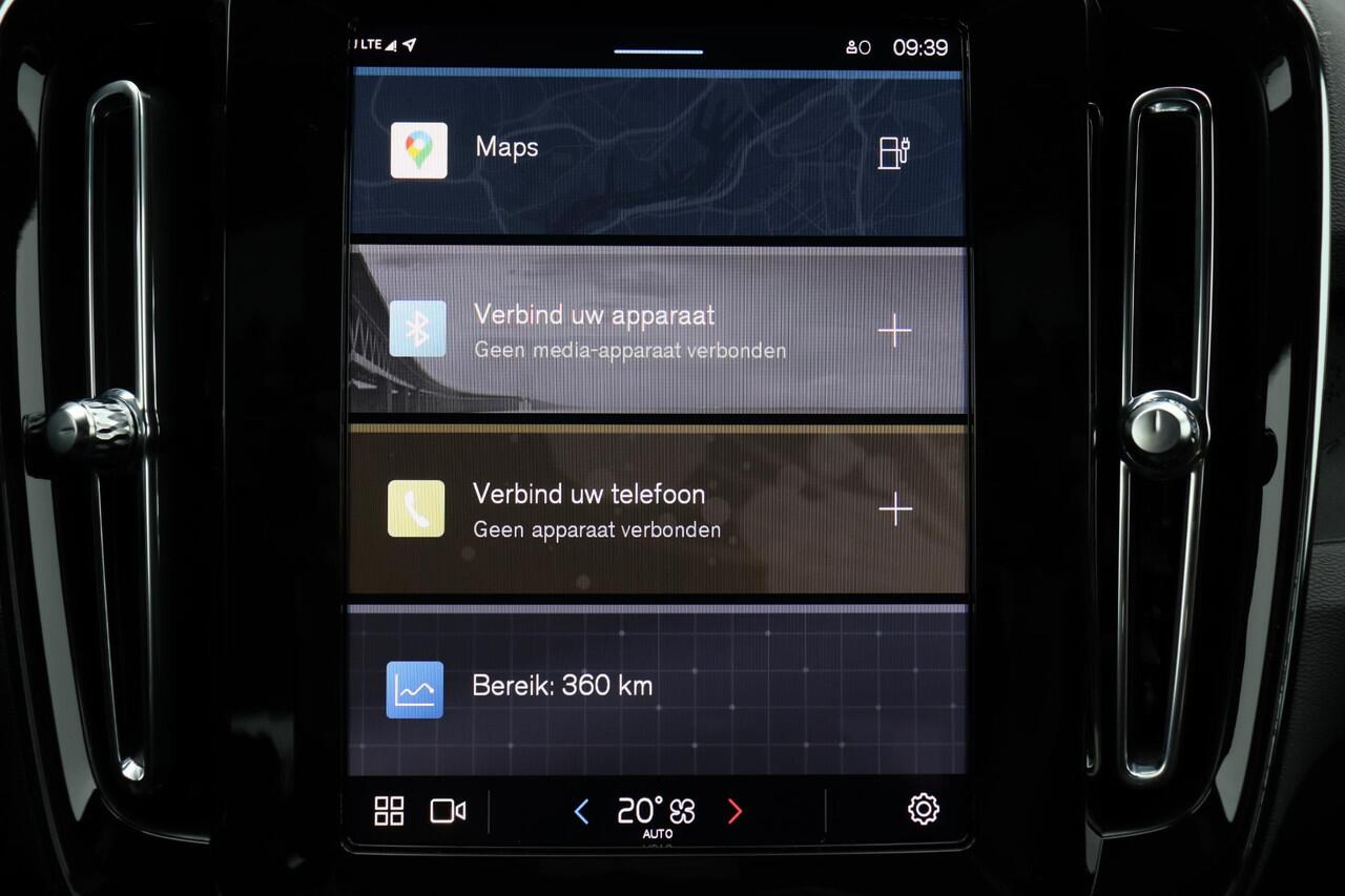 Volvo EX40 Single Motor Core 70 kWh - Parkeercamera achter - Parkeersensoren voor & achter - Luxe lederen bekleding - Cruise control - Zwart Dak - Apple Carplay - Elektr. inklapbare trekhaak - 21' LMV - Fiscale waarde ¤ 48.800,-