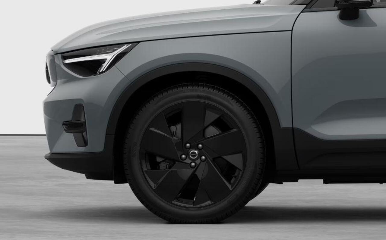 Volvo EX40 252PK Single Motor Extended Range 82 kWh Plus Black Edition/ Lounge Pakket / Panoramadak / Extra getint glas / Nubuck bekleding