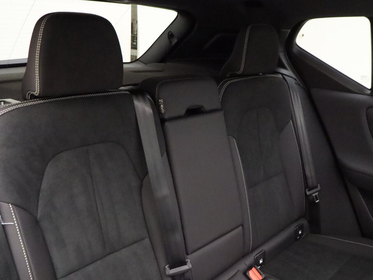 Volvo EX40 Twin Motor Ultra / 17% Bijtelling / MY26 / 20'' / Extra getint glas / Denim Blue /