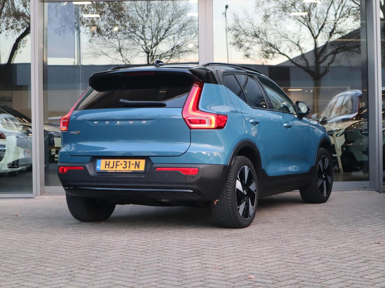 Volvo EX40 Single Motor Extended Range Ultra 82 kWh | Schuif-/ kanteldak| Keyless Entry| 360* Camera| Verwarmbare voorstoelen| Stuurwielverwarming|
