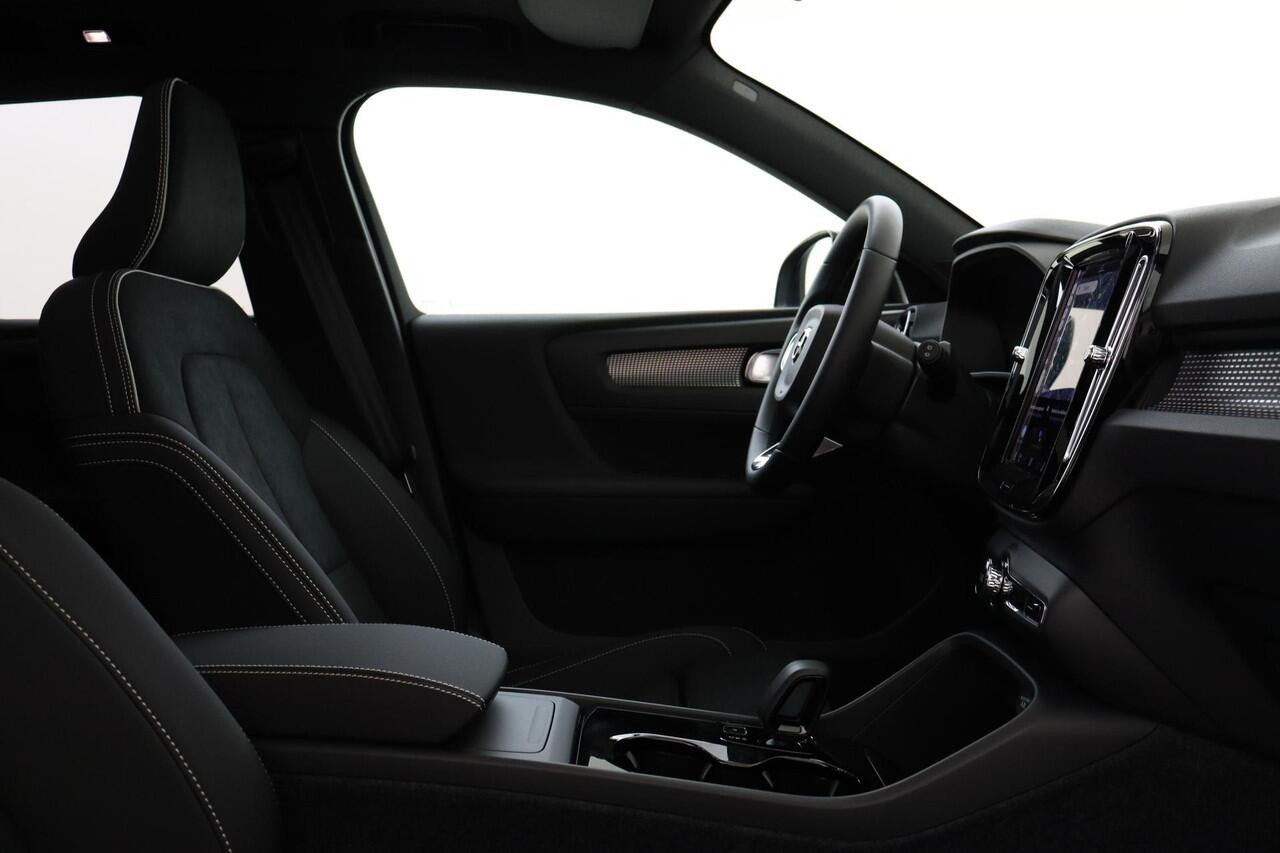 Volvo EX40 SINGLE MOTOR EXTENDED RANGE ULTRA BLACK ED. 82 kWh -PANO.DAK|HARMAN/KARDON|360°CAM|ADAP.LED|POWER-SEATS|20"