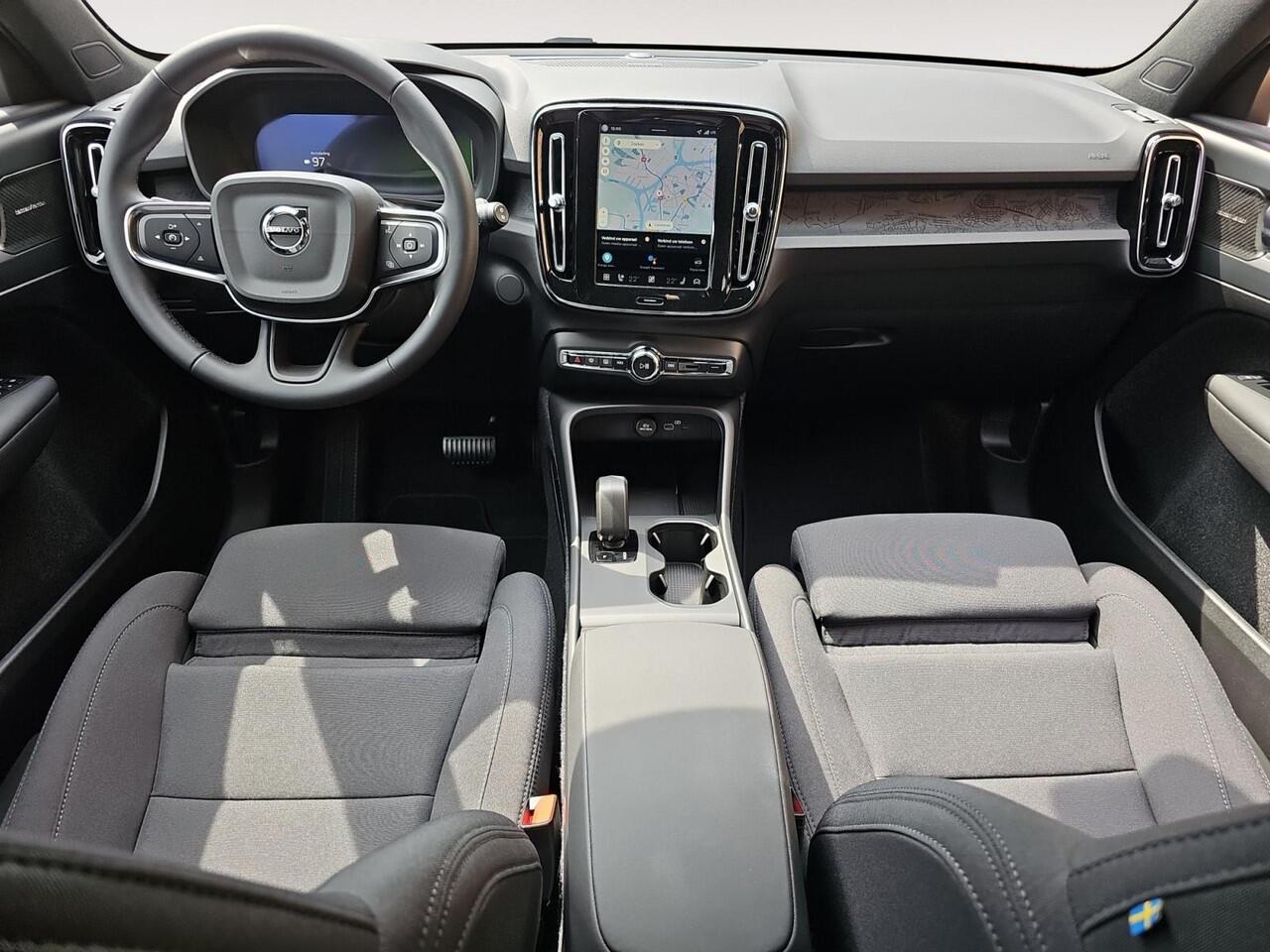 Volvo EX40 Single Motor Extended Range Plus Black Ed. 82 kWh | Extra getint glas | Keyless Entry | Harman/Kardon Audio | Stoelverwarming |