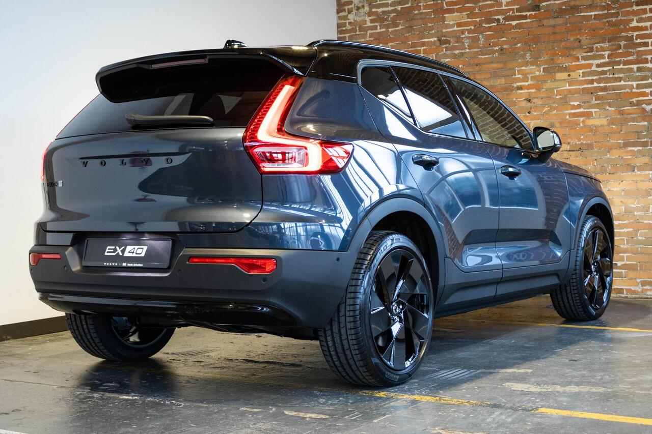 Volvo EX40 Single Motor Extended Range Ultra Black Edition | Verwacht Dec. 2025 | 20" Lichtmetalen Wielen | Elektrisch Verstelbare Voorstoelen | 360º Camera | Stoel/Stuurverwarming | Warmtepomp | Donkergetint Glas |