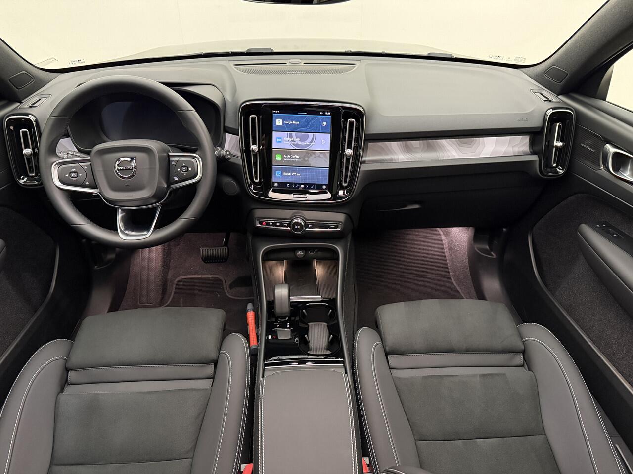 Volvo EX40 Extended Range Ultra Black Edition / Pixel Koplampen / 360 Camera / Nubuck / H&K Audio / 20'' / Stoel + Stuurw. Verwarming / Panoramadak / Elektr. Achterklep /