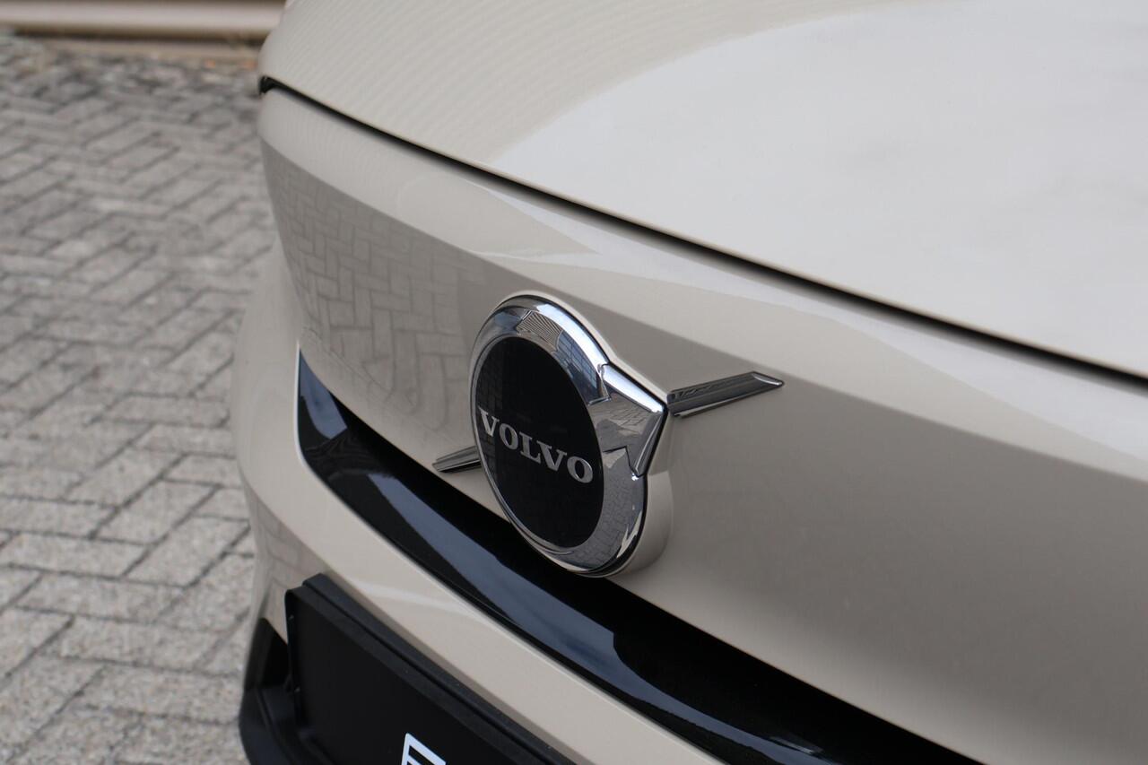 Volvo EX40 Single Motor Extended Range Plus 82 kWh | 20" Black Edition wielen | Memory stoelen elektr. bedienbaar | Pilot assist
