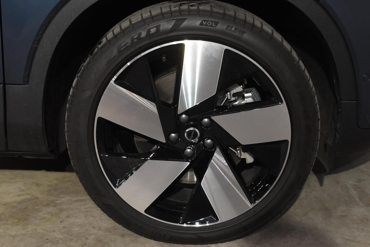 Volvo EX40 252PK Single Motor Extended Range 82 kWh Plus / Lounge Pakket / Extra getint glas / 360 Camera / 20'' velgen / Panoramadak / Zwart dak