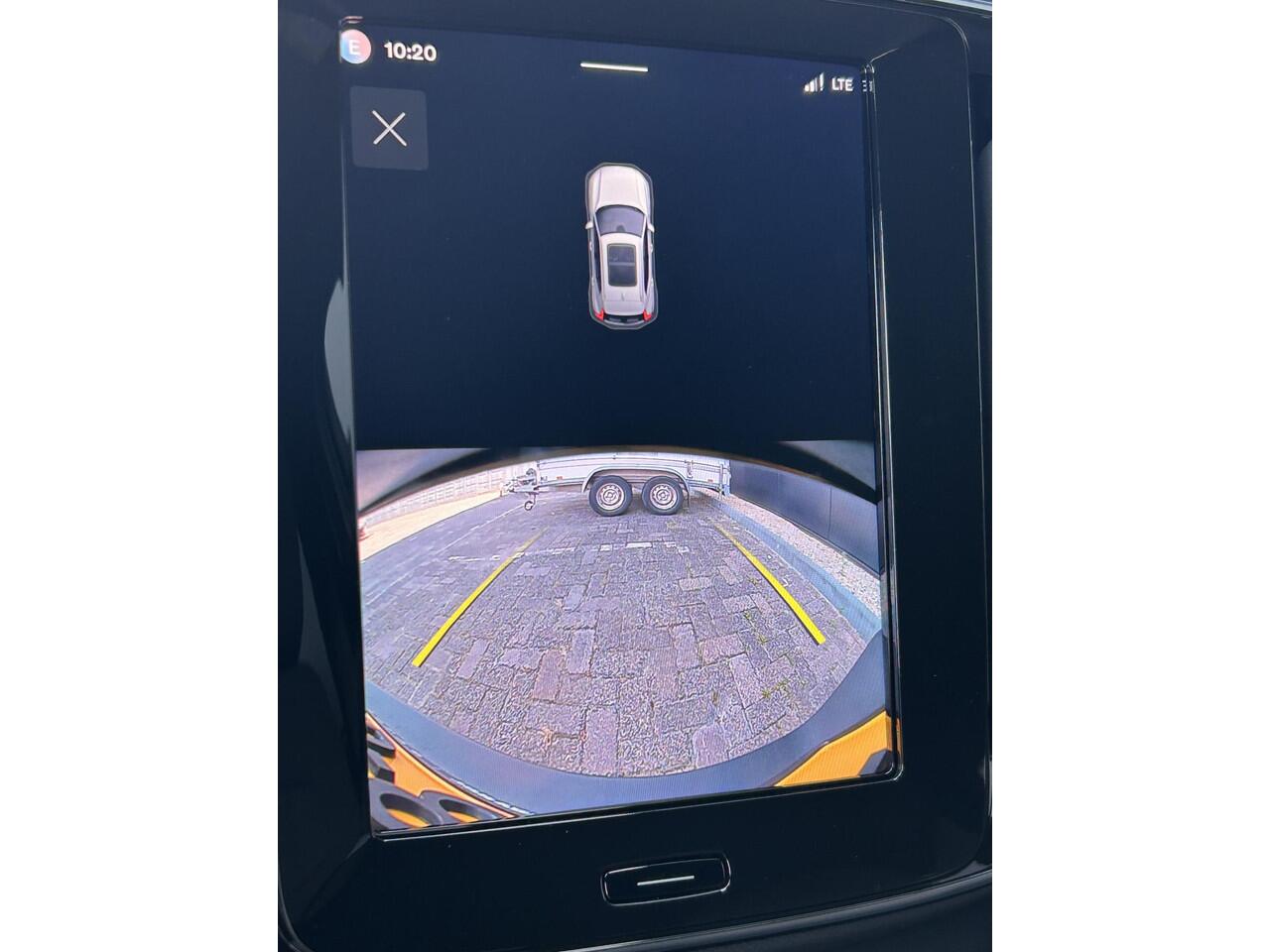 Volvo EX40 Single Motor Extended Range Plus 82 kWh Intellisafe climate line zwart dak All weather banden