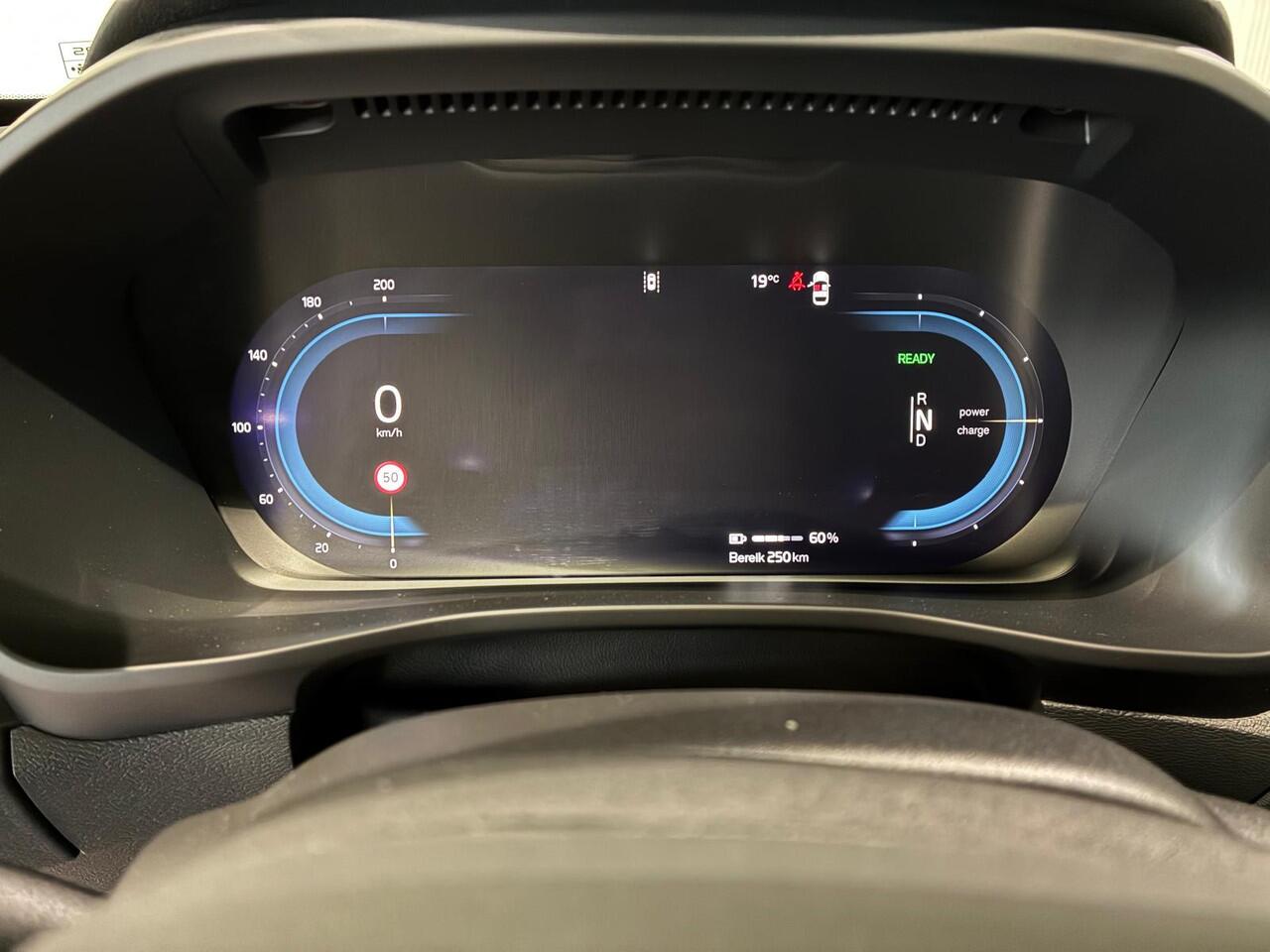 Volvo EX40 Recharge -NIEUW- fiscaal voordeel '25 - Plus Single Motor 238pk