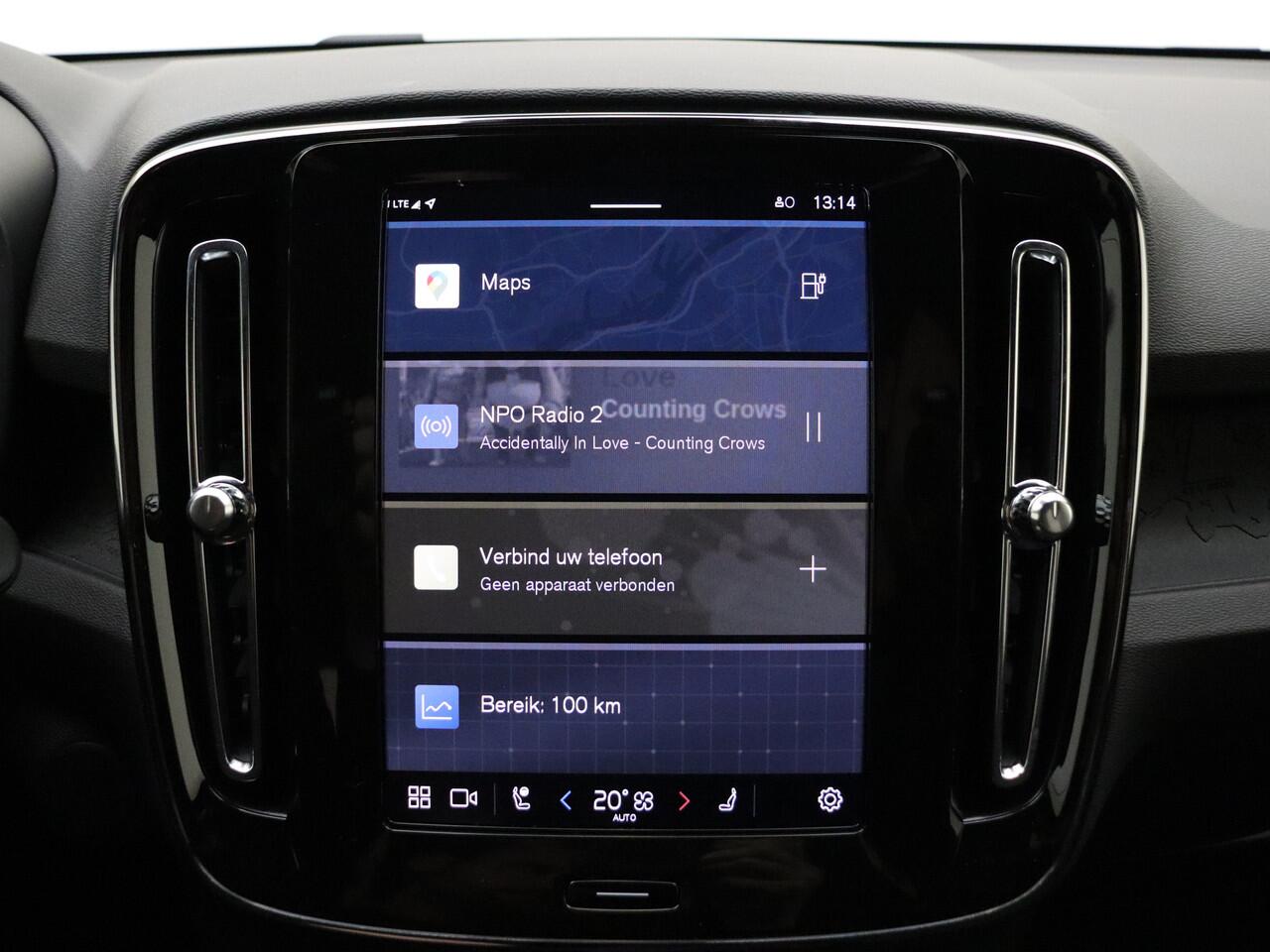 Volvo EX40 Extended Range Plus / Stoel /- en stuurverwarming / Warmtepomp / Extra getint glas / Zwart dak /