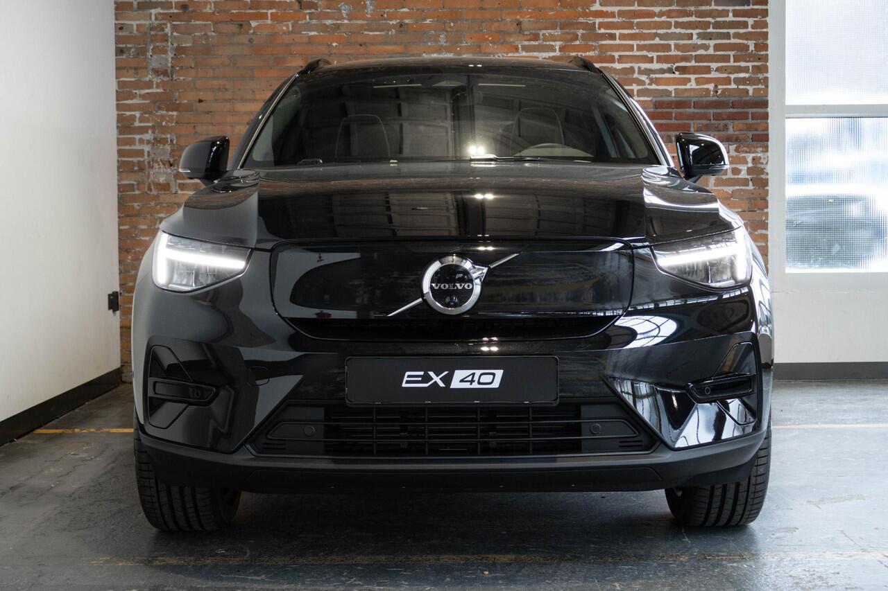 Volvo EX40 Single Motor Extended Range Ultra | Panoramadak | Verwarmbare voorstoelen&stuurwiel | Premium audio by Harman Kardon | Apple carplay/Android auto | Adaptive cruise control | Elektrisch Verstelbare Voorstoelen | 360º Camera | Warmtepomp