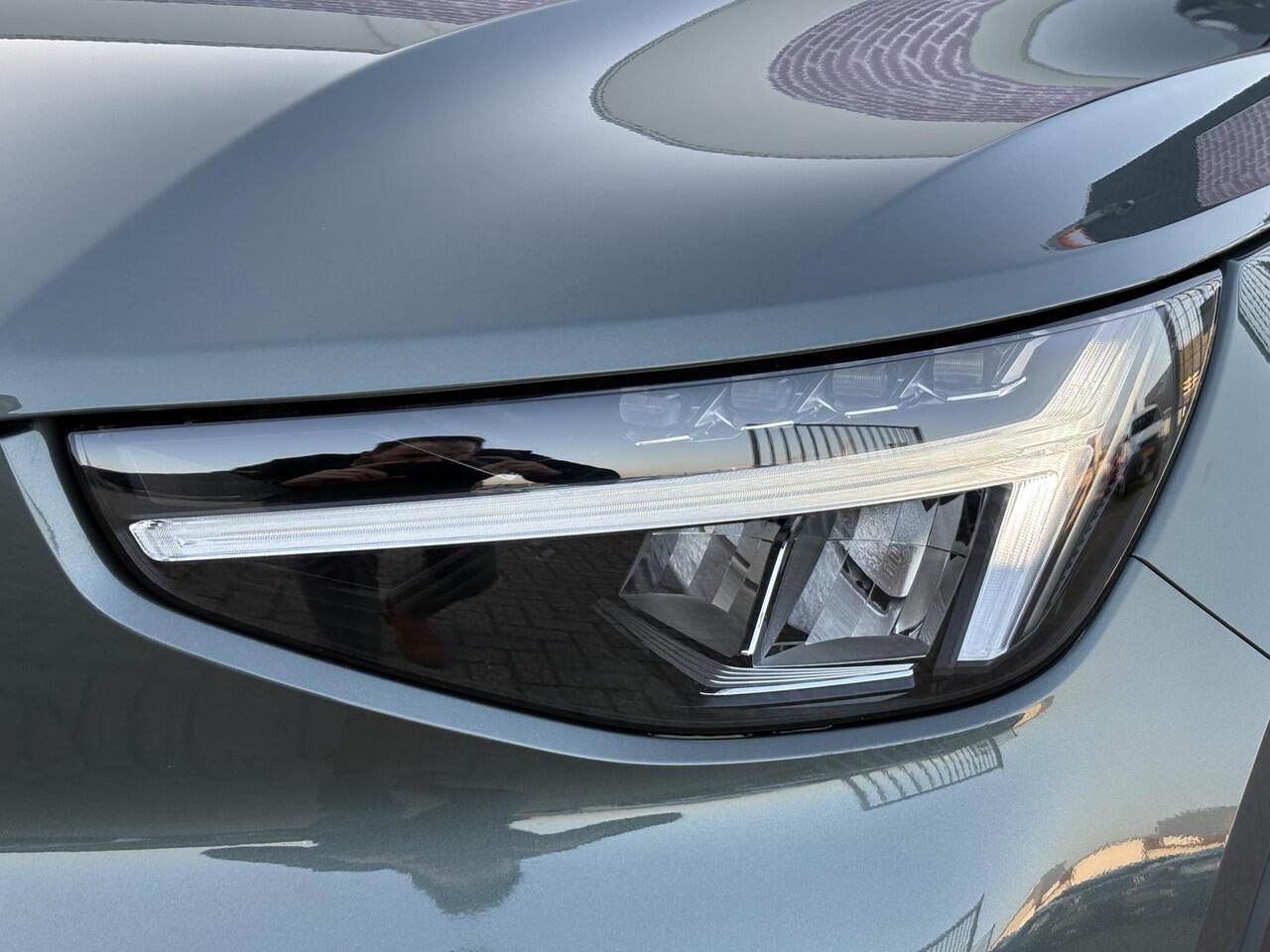 Volvo EX40 Single Motor Plus Europe 70 kWh | Stoel/stuurverwarming | Draadloze telefoon lader | DAB | Harman/Kardon | Parkeercamera | Adaptieve cruise control | Pilot assist | Keyless entry/drive |