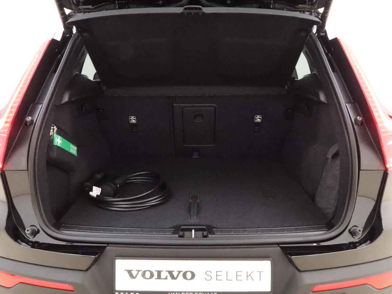 Volvo EX40 Extended Range Business Ed. / NIEUW / MY26 / DIRECT LEVERBAAR / Driver Assist / Climate / Versatility-pakket / All Season /