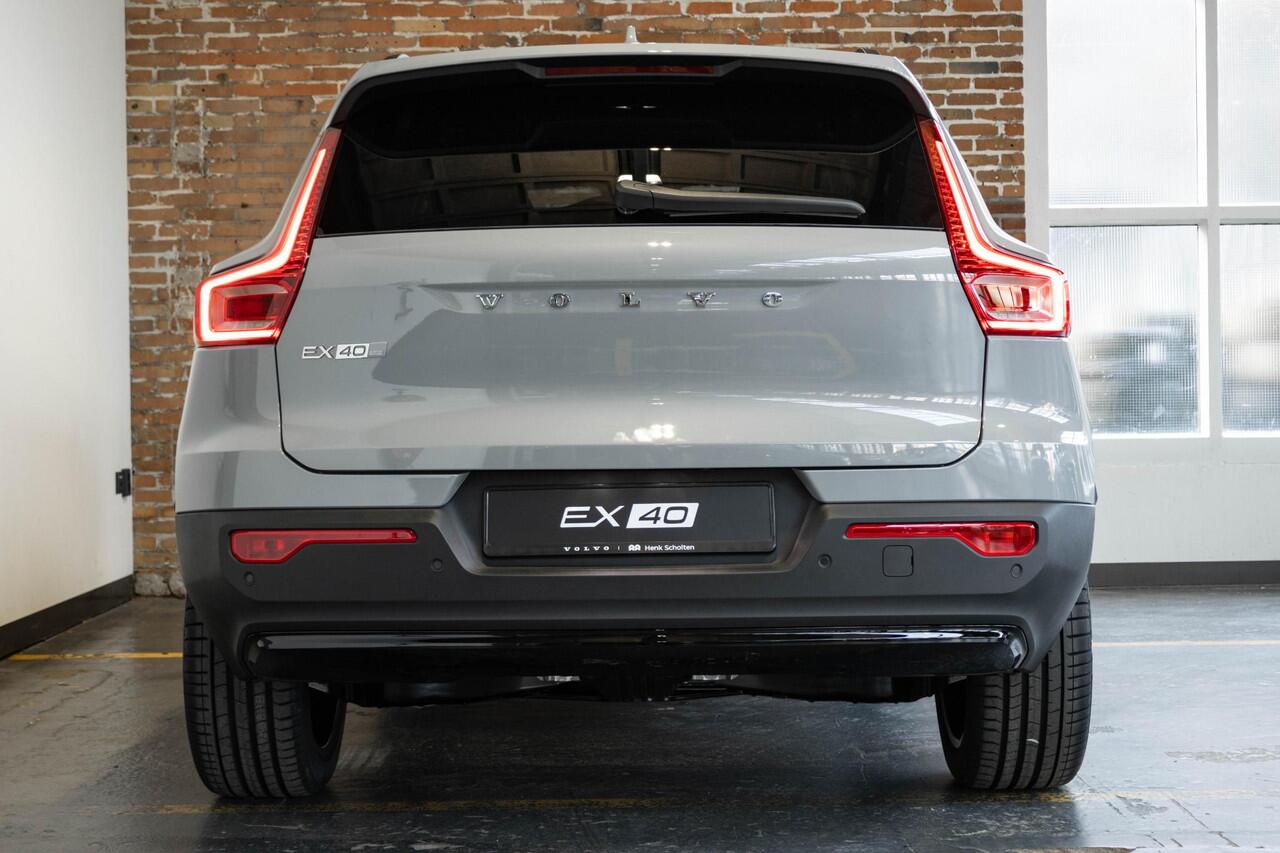 Volvo EX40 Single Motor Extended Range Business Edition | Direct Beschikbaar | Stoel/Stuurverwarming | Warmtepomp | Adaptieve Cruise Control | Dodehoekwaarschuwing | 360º Camera | Harman Kardon Premium Audio |