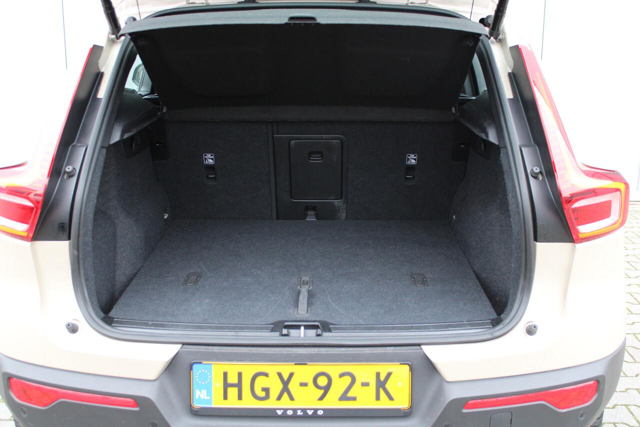 Volvo EX40 Single Motor Extended Range Plus 82 kWh | Trekhaak | Stoelverwarming | Warmtepomp