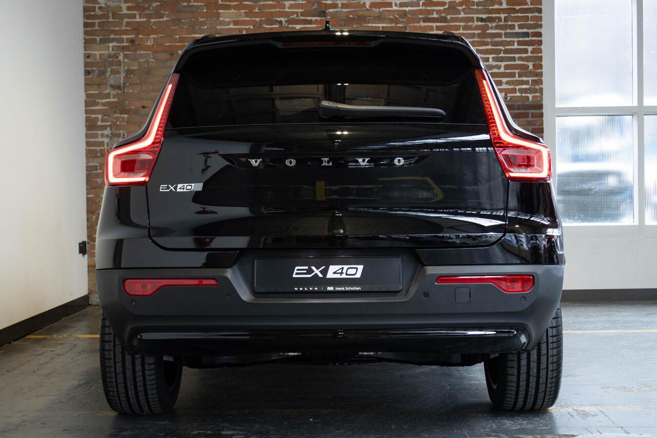 Volvo EX40 Single Motor Extended Range Ultra | Panoramadak | Verwarmbare voorstoelen&stuurwiel | Premium audio by Harman Kardon | Apple carplay/Android auto | Adaptive cruise control | Elektrisch Verstelbare Voorstoelen | 360º Camera | Warmtepomp