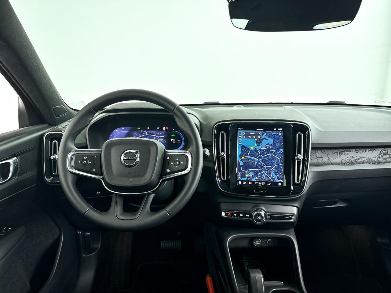 Volvo EX40 Single Motor Extended Range Plus 82 kWh | Stoel- en stuurverwarming | Getint glas