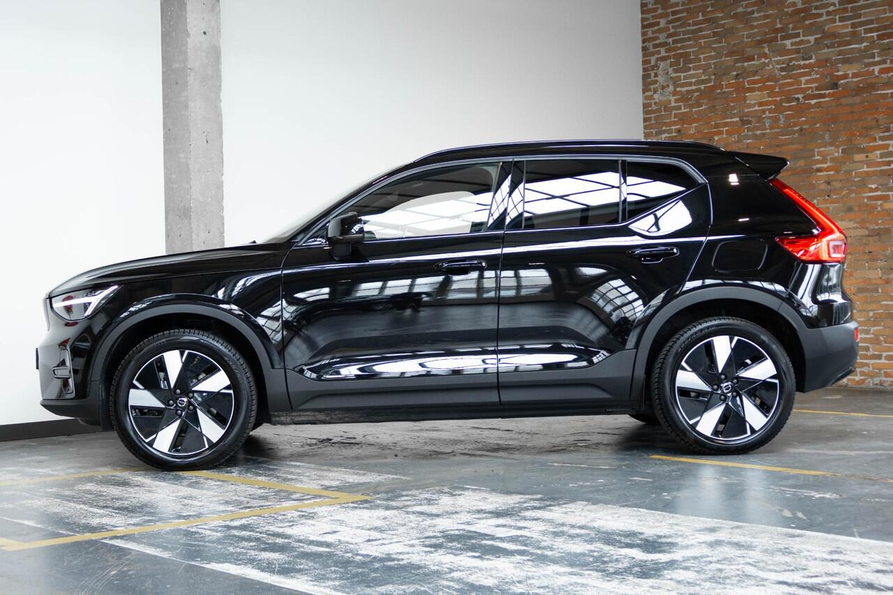 Volvo EX40 Single Motor Extended Range Plus 82 kWh | Stoelverwarming | Google infotainment | Adaptive Cruise Control | Parkeercamera | Harman Kardon Premium Audio | Warmtepomp | Parkeersensoren voor + achter