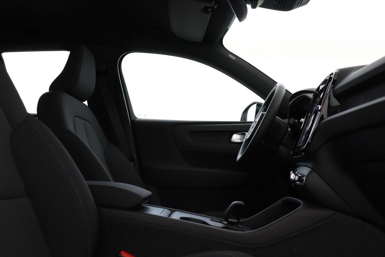 Volvo EX40 SINGLE MOTOR CORE 70 kWh -CLIMATE|TREKHAAK|CAMERA|GOOGLE