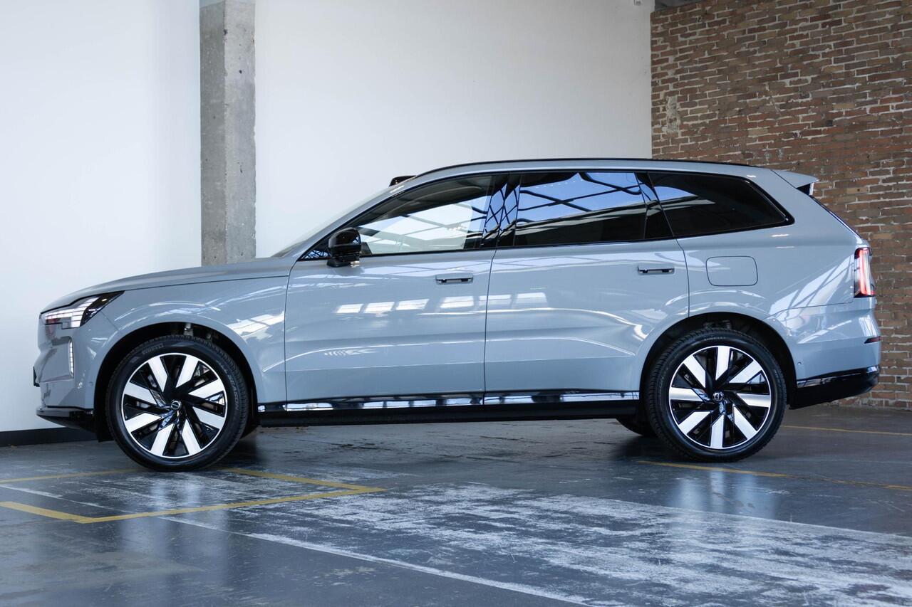 Volvo EX90 Twin Motor Ultra 7p. 111 kWh | Direct leverbaar | Panoramadak | Verwarmbare voorstoelen en achterbank | Stuurwielverwarming | Luchtvering | Apple carplay/Android auto | 360° parkeercamera | Parkeerverwarming |