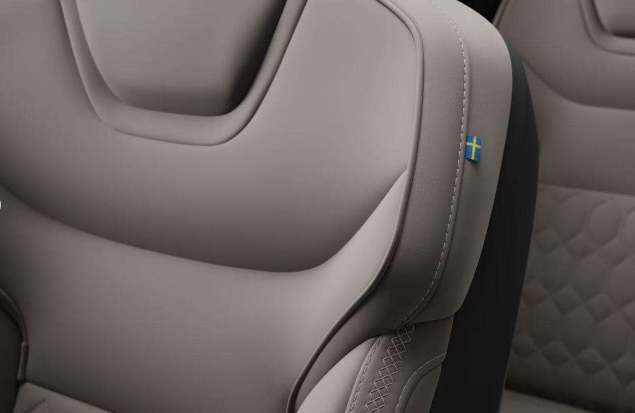 Volvo EX90 Twin Motor 408PK Ultra 7P 111 kWh | Climate Pack | Pilot Assist Pack | Bowers & Wilkins | Luchtvering | 22'' | Extra getint glas |