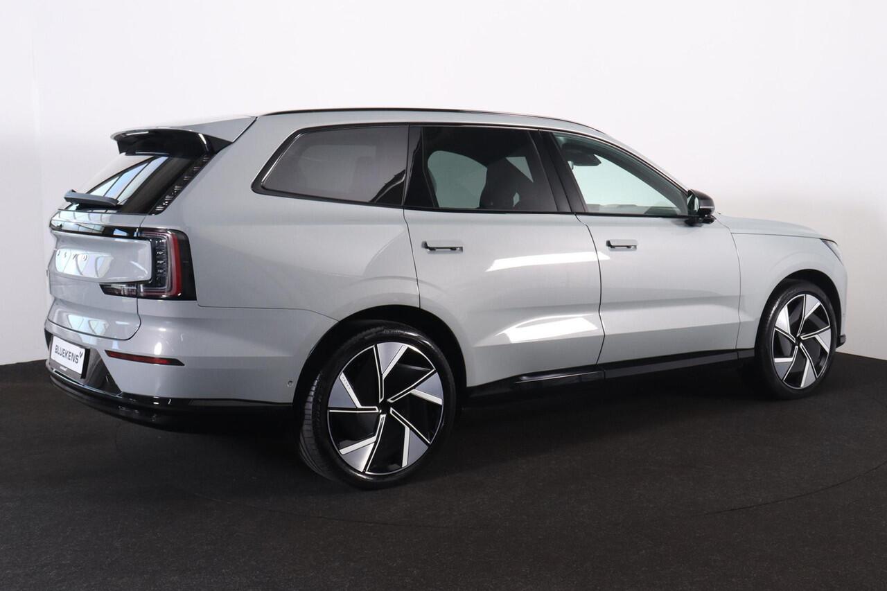 Volvo EX90 Performance Ultra 7p. 111 kWh - Luchtvering - Panoramadak - IntelliSafe Assist & Surround - 360º Camera - Bose Audio - Verwarmde voorstoelen, stuur & achterbank - Head up display - Extra getint glas - Elektr. inklapbare trekhaak - 22' LMV