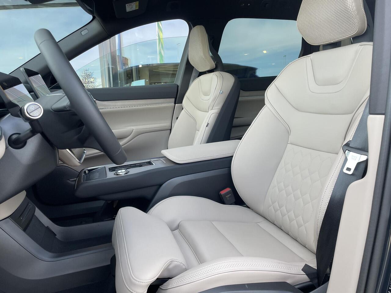 Volvo EX90 Twin Motor Ultra 7p. 111 kWh | Bowers en Wilkins Audio | Luchtvering | 7-zits | 360 camera | Dodehoekdetectie | Panoramadak | Sfeerverlichting | Stoel & stuurverwarming | Soft Close |