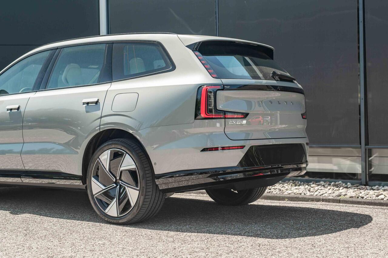 Volvo EX90 Twin Motor Performance Ultra 7p. 111 kWh | | Bowers en Wilkins HiFi Audio | Actieve luchtvering met FOUR-C | Pilot Assist Pack | Phone as Key | 22 inch Aero velgen | Massagefunctie voorstoelen |