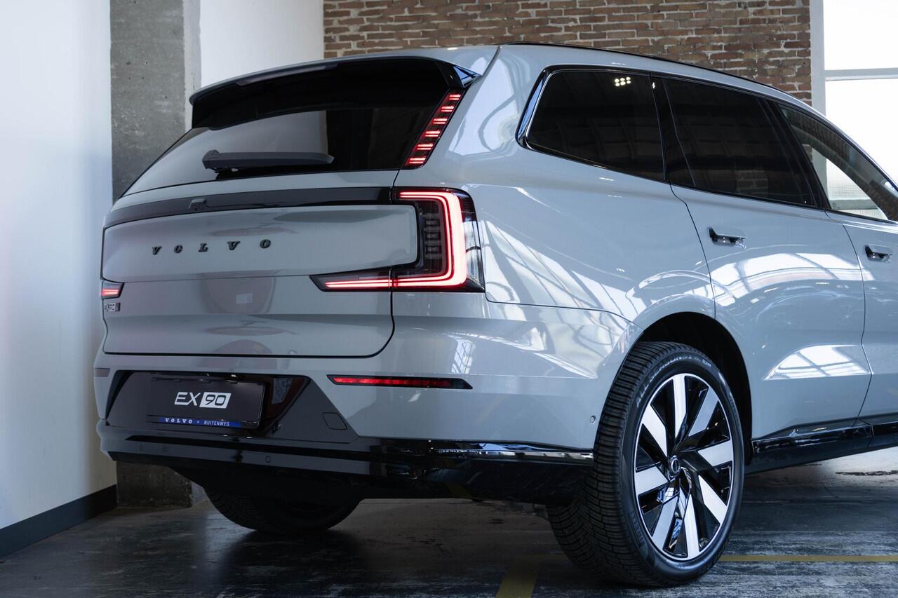 Volvo EX90 Twin Motor Ultra 7p. 111 kWh | Direct leverbaar | Panoramadak | Verwarmbare voorstoelen en achterbank | Stuurwielverwarming | Luchtvering | Apple carplay/Android auto | 360° parkeercamera | Parkeerverwarming |