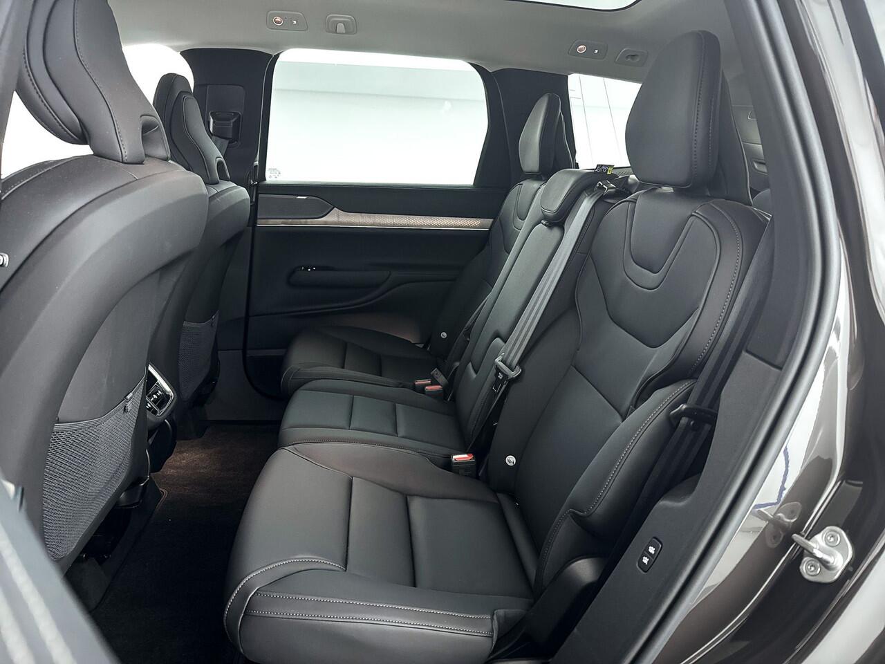 Volvo EX90 Twin Motor Performance Ultra 7p. 111 kWh | Panoramadak | 360° camera | Head-up Display | Luchtvering | Bose Audio | Stoel- en Stuurverwarming | Trekhaak