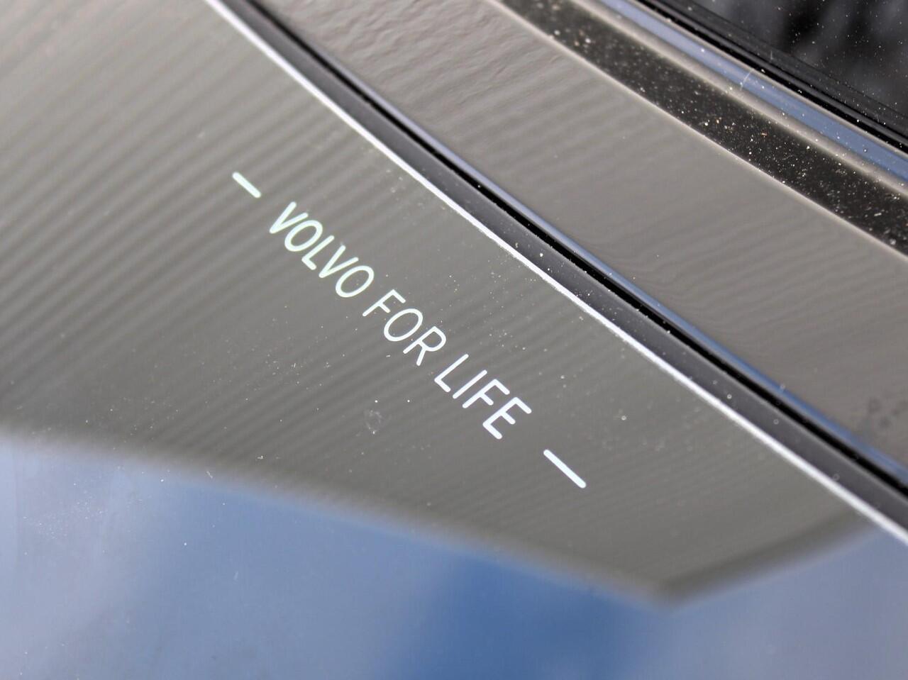 Volvo EX90 Twin Motor Performance Ultra Automaat / Luchtvering / Bowers & Wilkens audio / 22" velgen / 517pk / Pilot Assist Pack / Privacy Glass