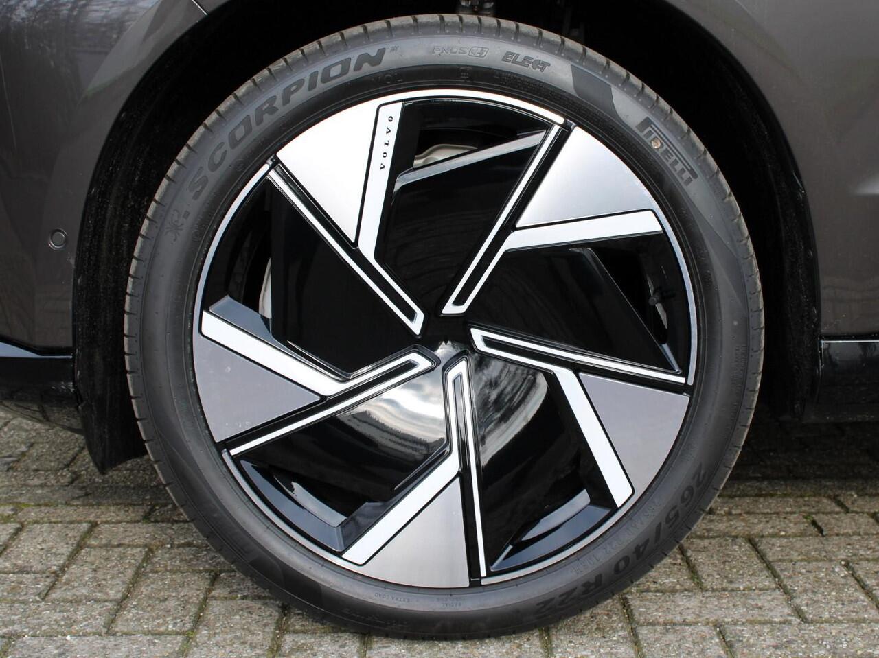 Volvo EX90 Twin Motor Performance Ultra Automaat / Luchtvering / Bowers & Wilkens audio / 22" velgen / 517pk / Pilot Assist Pack / Privacy Glass