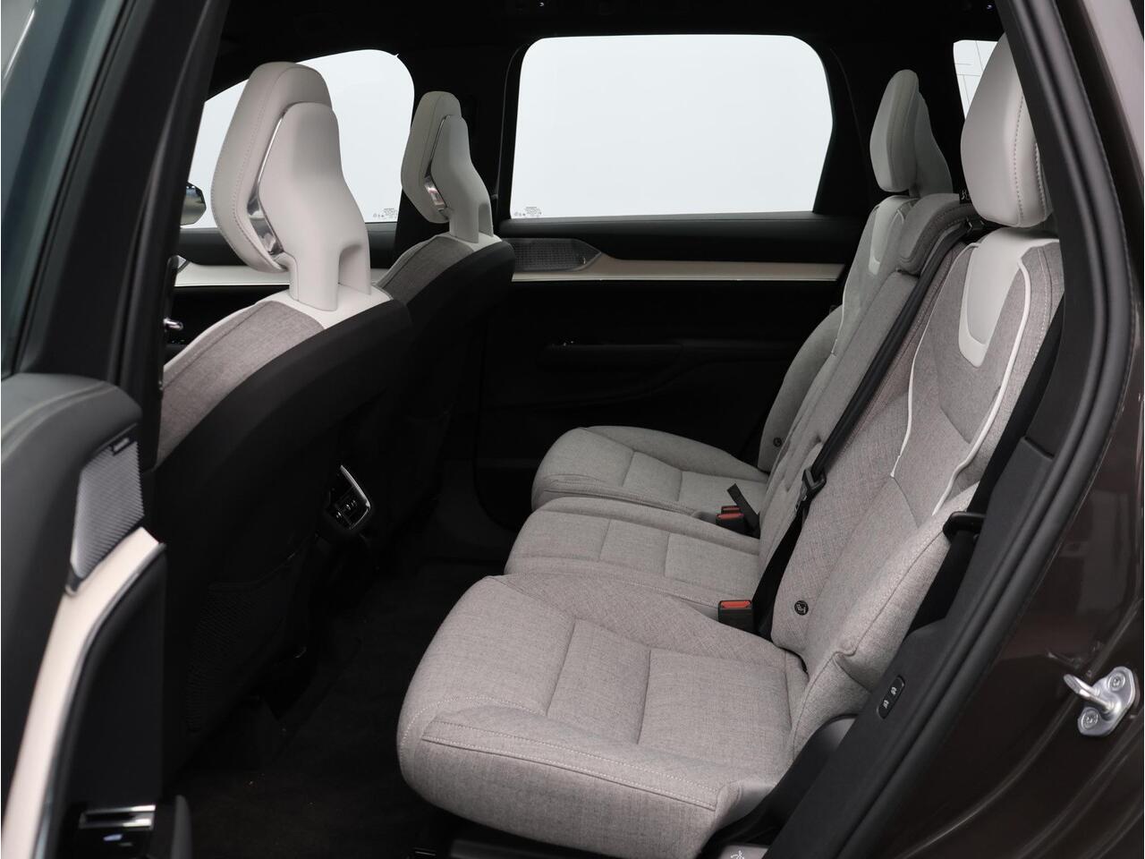 Volvo EX90 Twin Motor Performance 517PK Ultra 111 kWh / Luchtvering / Bowers & Wilkins / Pilot Assist Pack / 22" / Tailored Wool Blend bekleding /