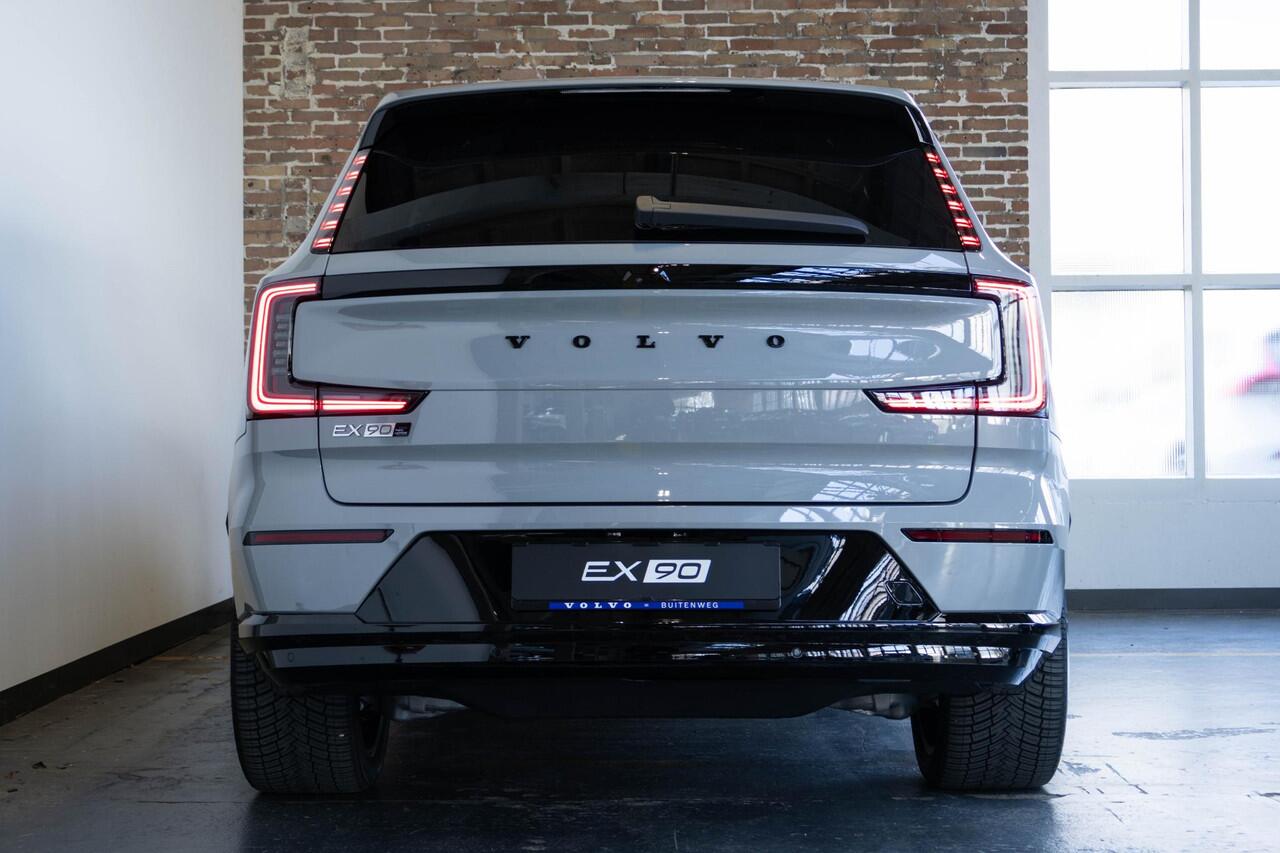 Volvo EX90 Twin Motor Ultra 7p. 111 kWh | Direct leverbaar | Panoramadak | Verwarmbare voorstoelen en achterbank | Stuurwielverwarming | Luchtvering | Apple carplay/Android auto | 360° parkeercamera | Parkeerverwarming |