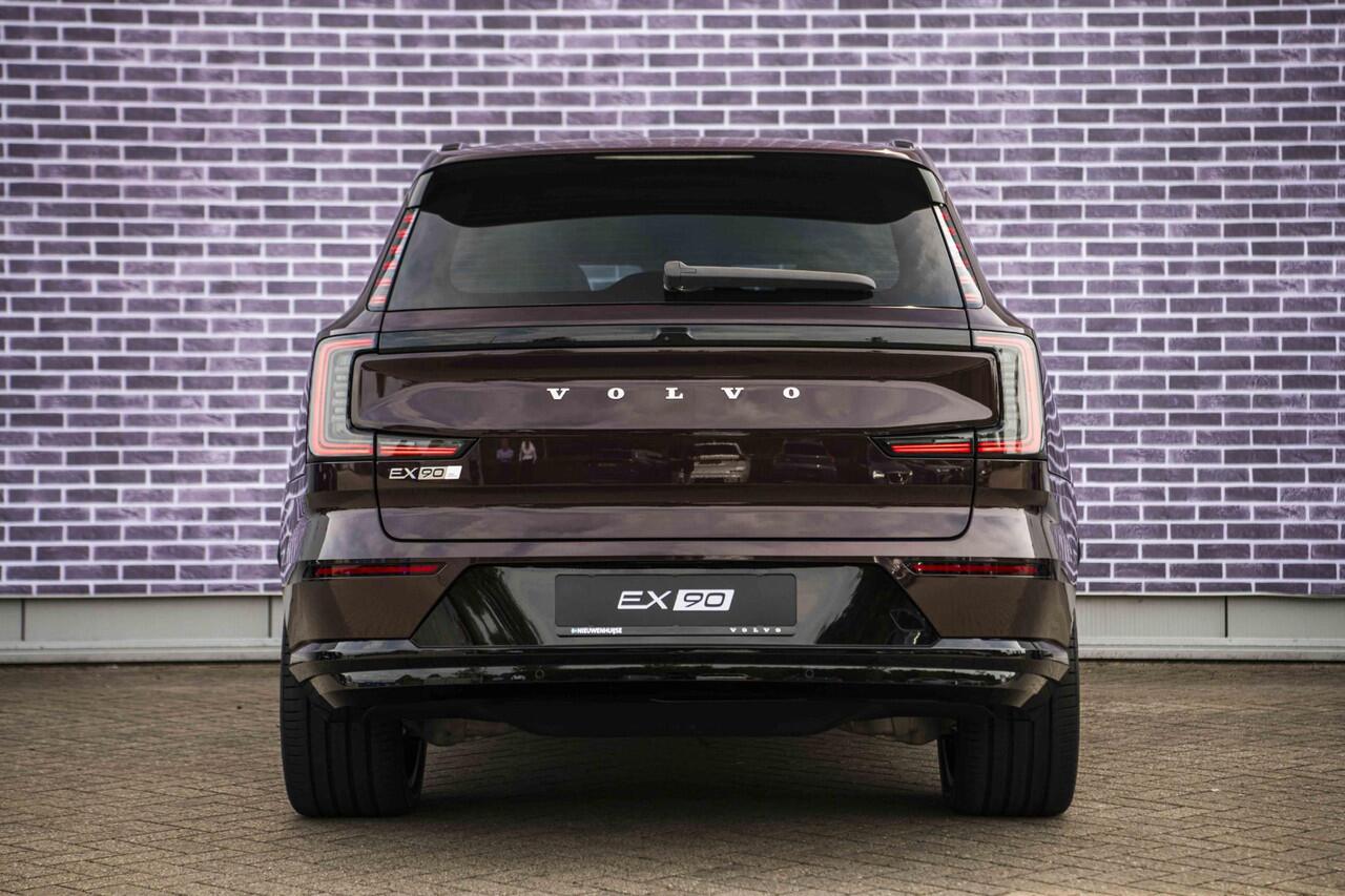 Volvo EX90 Twin Motor Performance Ultra | 7-Zits | Google | Bowers & Wilkins Audio | Soft Close | Luchtvering | Head-Up Display | Elek. Achterklep | Pano Dak | Stoelmassage | Pilot Assist Pack | Zitverlenging | Climate Pack | Getint Glas | 22" LM