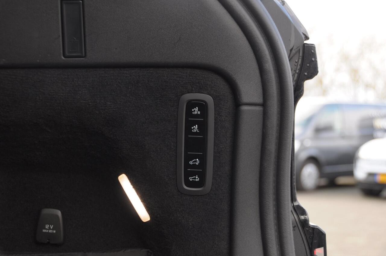 Volvo EX90 517PK Automaat Twin Performance Ultra / Panoramadak / Luchtvering / Head-up display / Stoelverwarming en stuurwielverwarming / Massagestoelen / Memory seats / Adaptive cruise control / 360 Camera / elektrische achterklep