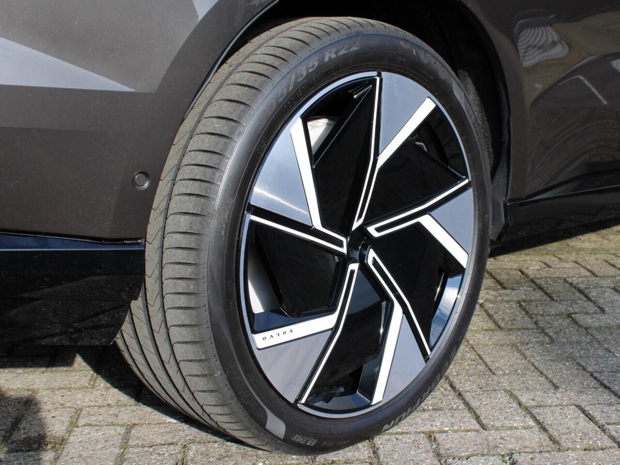 Volvo EX90 Twin Motor Performance Ultra Automaat / Luchtvering / Bowers & Wilkens audio / 22" velgen / 517pk / Pilot Assist Pack / Privacy Glass