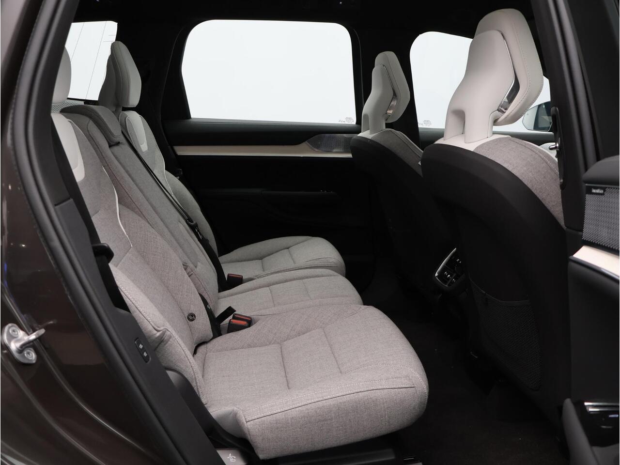 Volvo EX90 Twin Motor Performance 517PK Ultra 111 kWh / Luchtvering / Bowers & Wilkins / Pilot Assist Pack / 22" / Tailored Wool Blend bekleding /