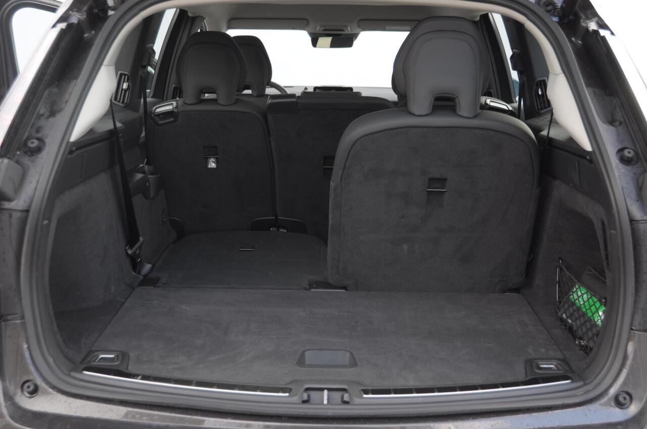 Volvo EX90 517PK Automaat Twin Performance Ultra / Panoramadak / Luchtvering / Head-up display / Stoelverwarming en stuurwielverwarming / Massagestoelen / Memory seats / Adaptive cruise control / 360 Camera / elektrische achterklep