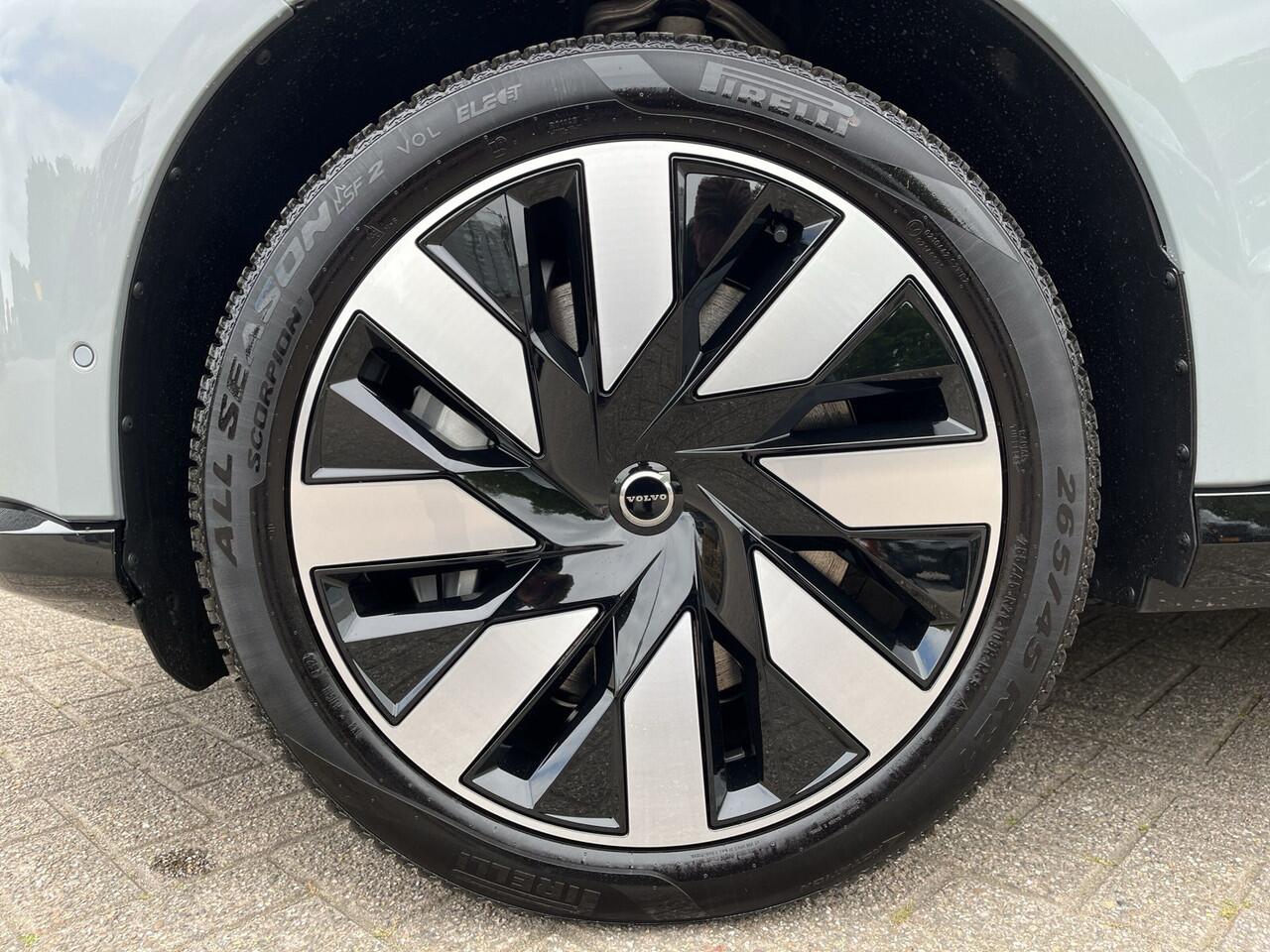 Volvo EX90 Twin Motor Ultra 7p. 111 kWh / Uit voorraad leverbaar / B&W audio / Luchtvering / Pilot Assist Pack / Trekhaak /