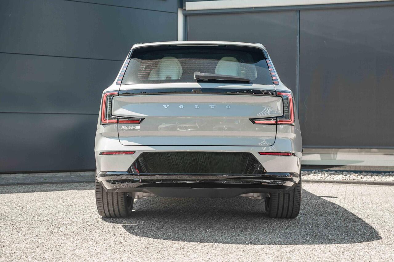 Volvo EX90 Twin Motor Performance Ultra 7p. 111 kWh | Premium audio by Bowers & Wilkins | Actieve luchtvering | Panoramadak | Verwarmbare voorstoelen, achterbank en stuurwiel | Massagefunctie voorstoelen | Adaptieve cruise control | Rondom zichtcamera | 22 inch lich