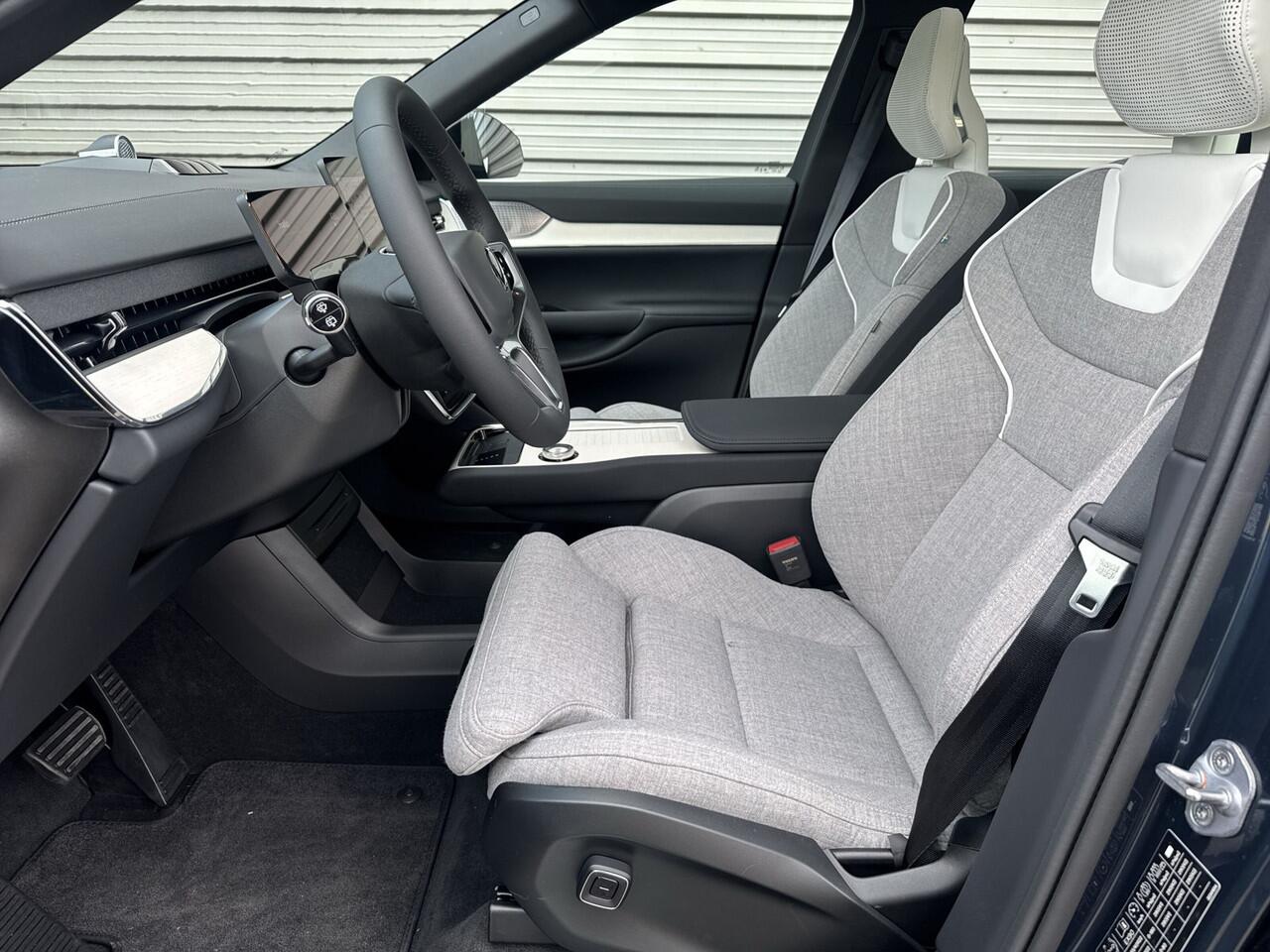 Volvo EX90 Twin Motor Performance Ultra 7p. 111 kWh / Woolblend bekleding / 22" / Luchtvering / Black Sheep pakket /