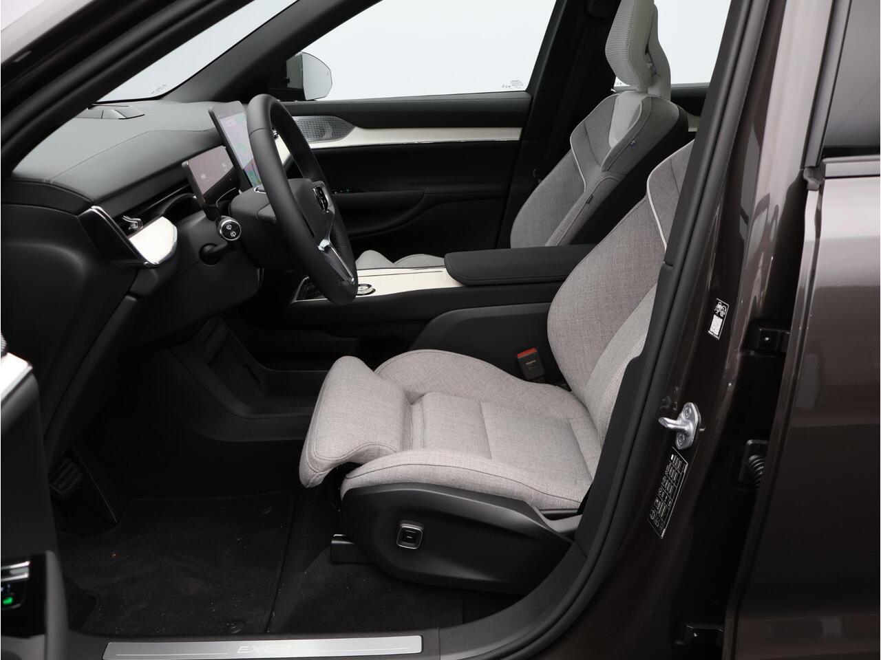 Volvo EX90 Twin Motor Performance 517PK Ultra 111 kWh / Luchtvering / Bowers & Wilkins / Pilot Assist Pack / 22" / Tailored Wool Blend bekleding /