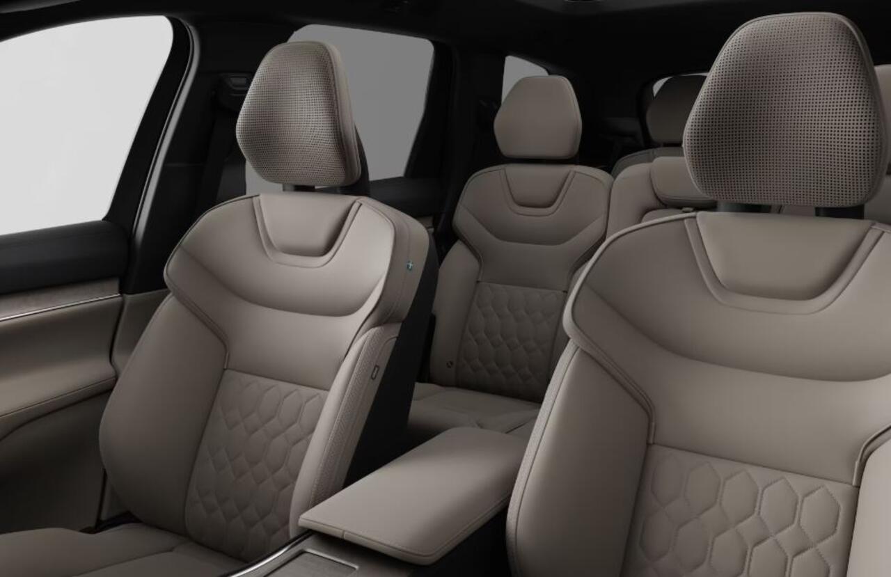 Volvo EX90 Twin Motor 408PK Ultra 7P 111 kWh | Climate Pack | Pilot Assist Pack | Bowers & Wilkins | Luchtvering | 22'' | Extra getint glas |