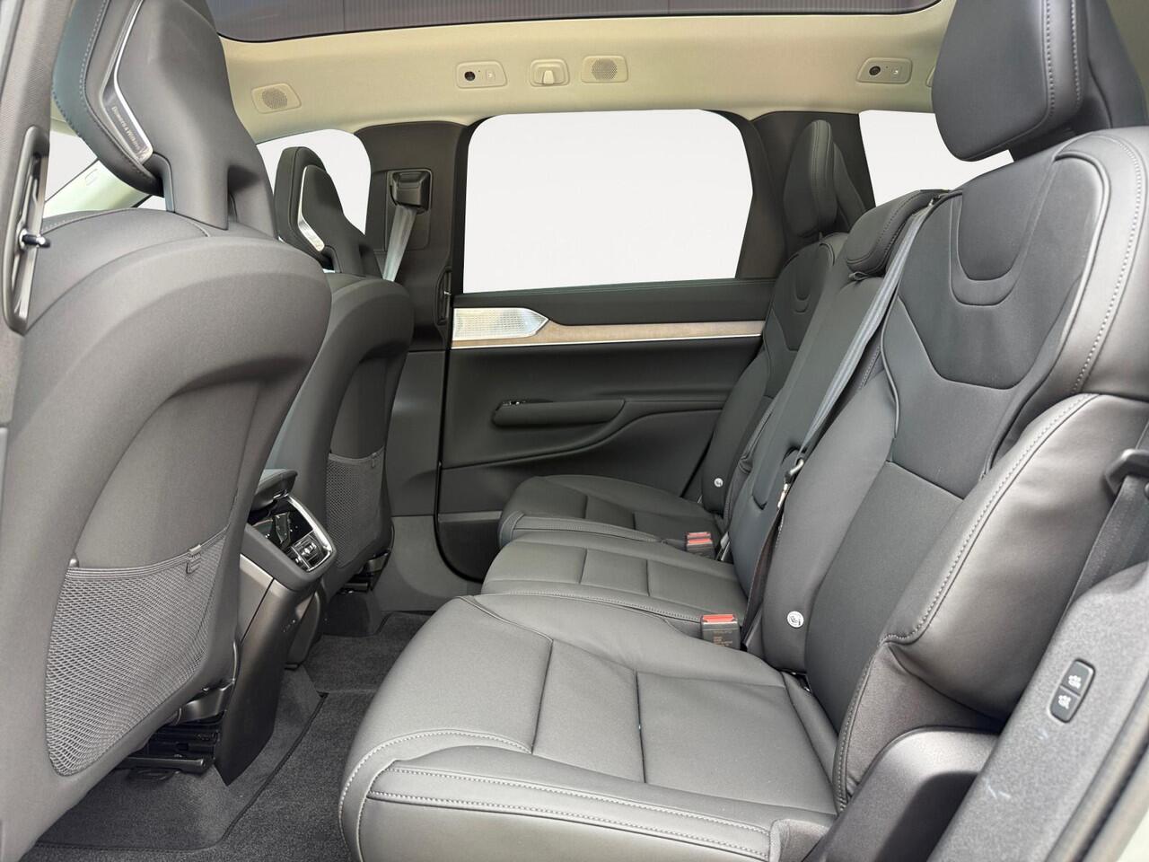 Volvo EX90 Twin Motor Performance Ultra 7p. 111 kWh | Trekhaak | Bowers & Wilkins Audio | Extra getint glas | Pilot Assist |