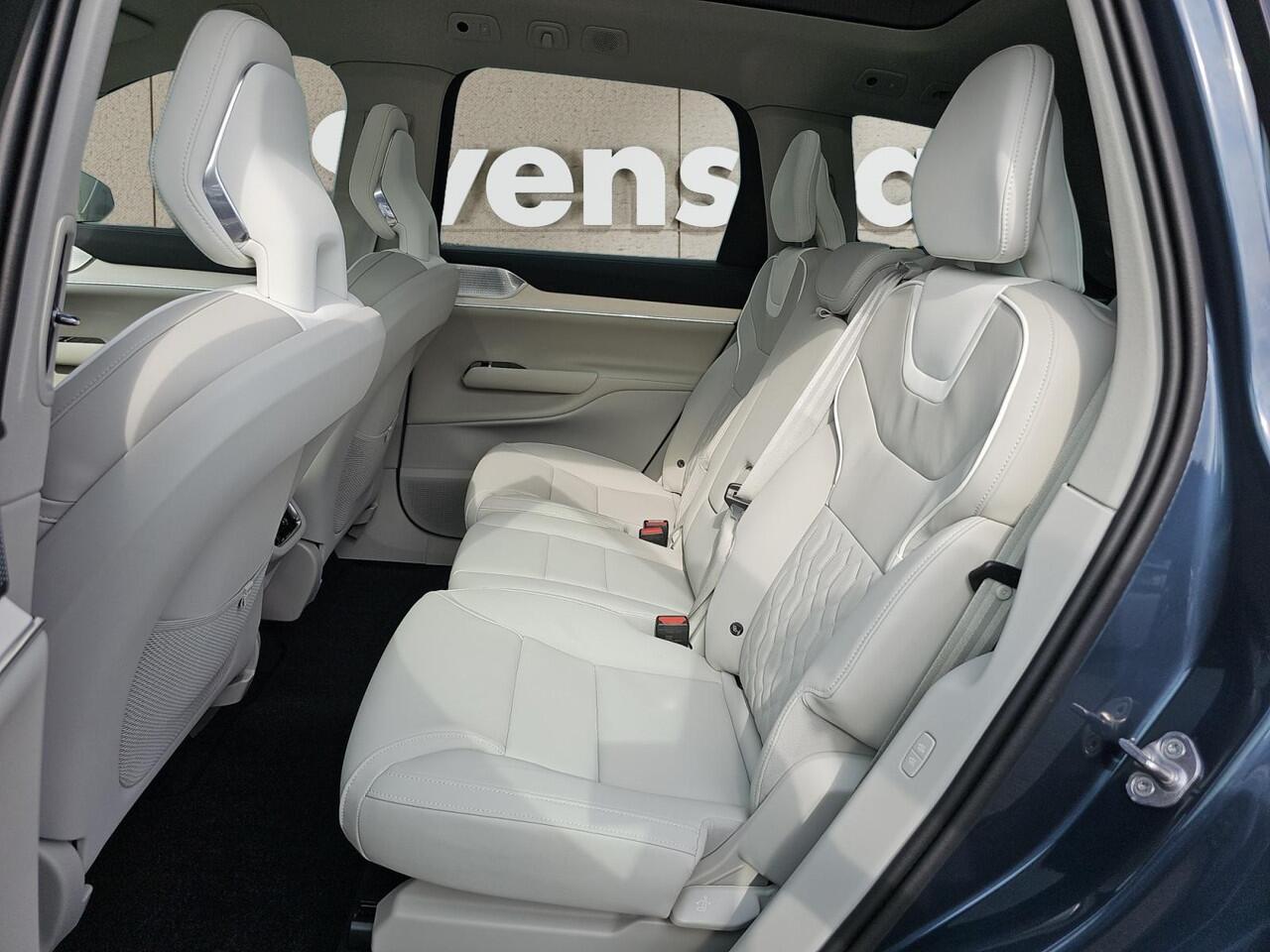 Volvo EX90 Twin Motor Performance Ultra 7p. 111 kWh | Bowers & Wilkins Audio | Trekhaak | Luchtvering | All-season banden |